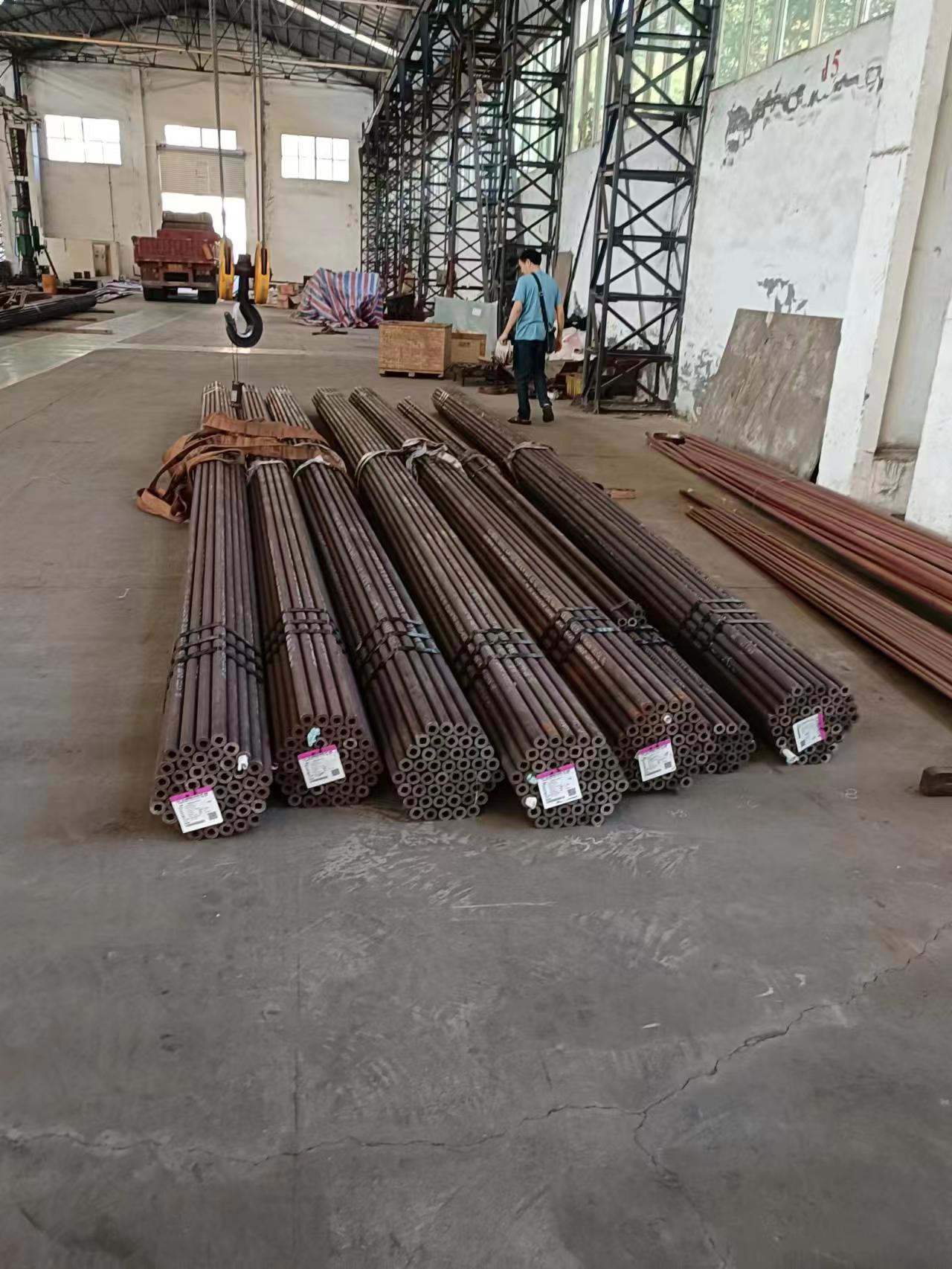 水冷壁前墻管屏\15CrMoG、Φ28.6×5.6mm（內(nèi)螺紋） L=6000mm管屏節(jié)距2×46mm