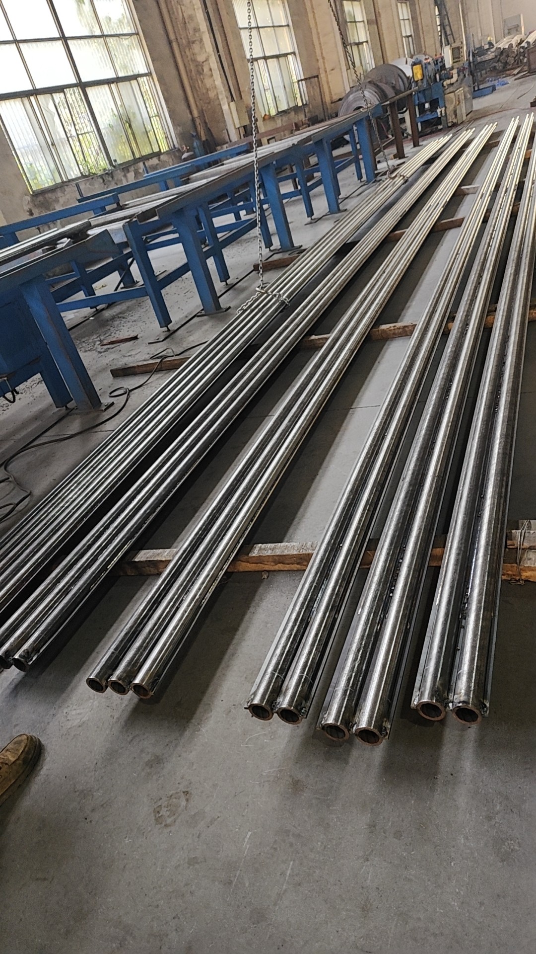 管排長度為6米，每件管排由10根管子組成，管子中心距為54mm，鰭片厚度為6.4mm